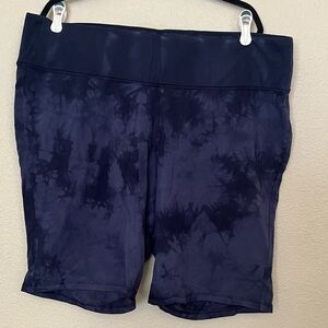 LIVI High-Rise Signature Stretch Knee Short 10.5”Inseam Plus Size 26/28 Blue